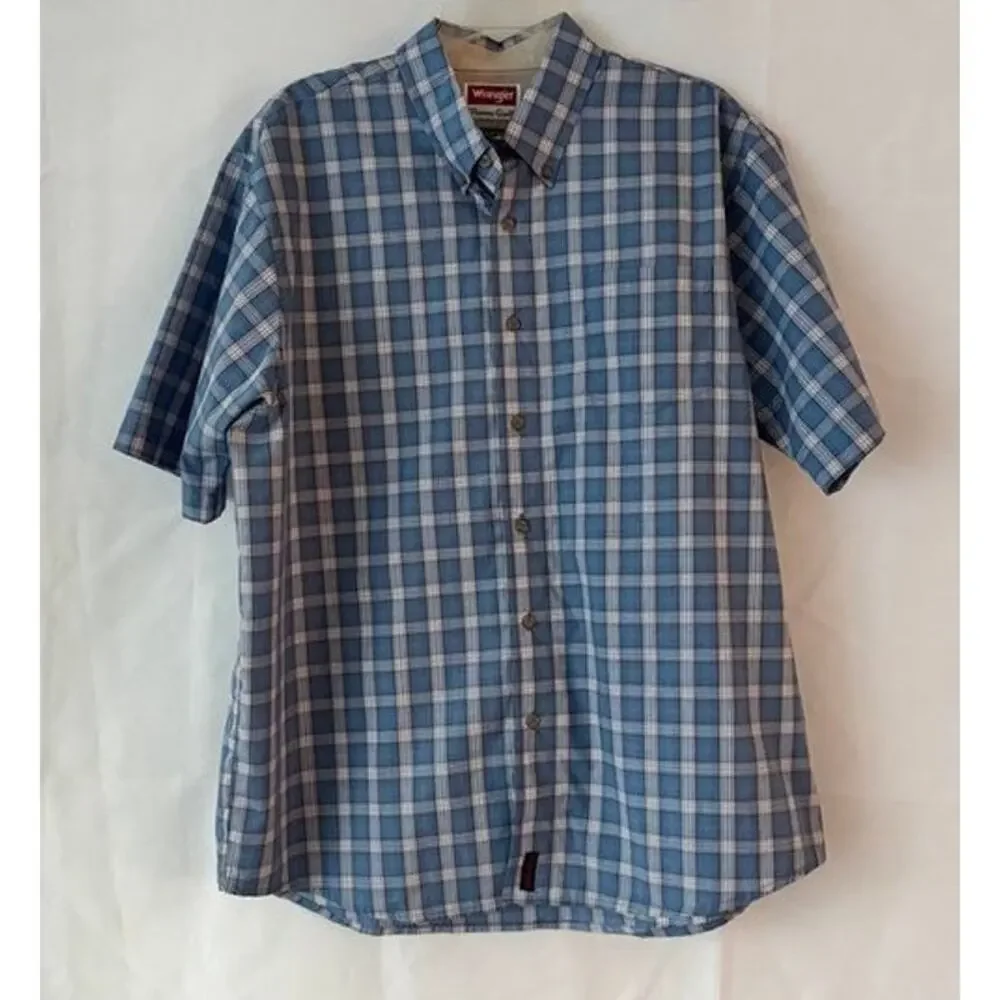 Wrangler Premium Quality Blue Plaid Short Sleeve Button-Up Shirt L